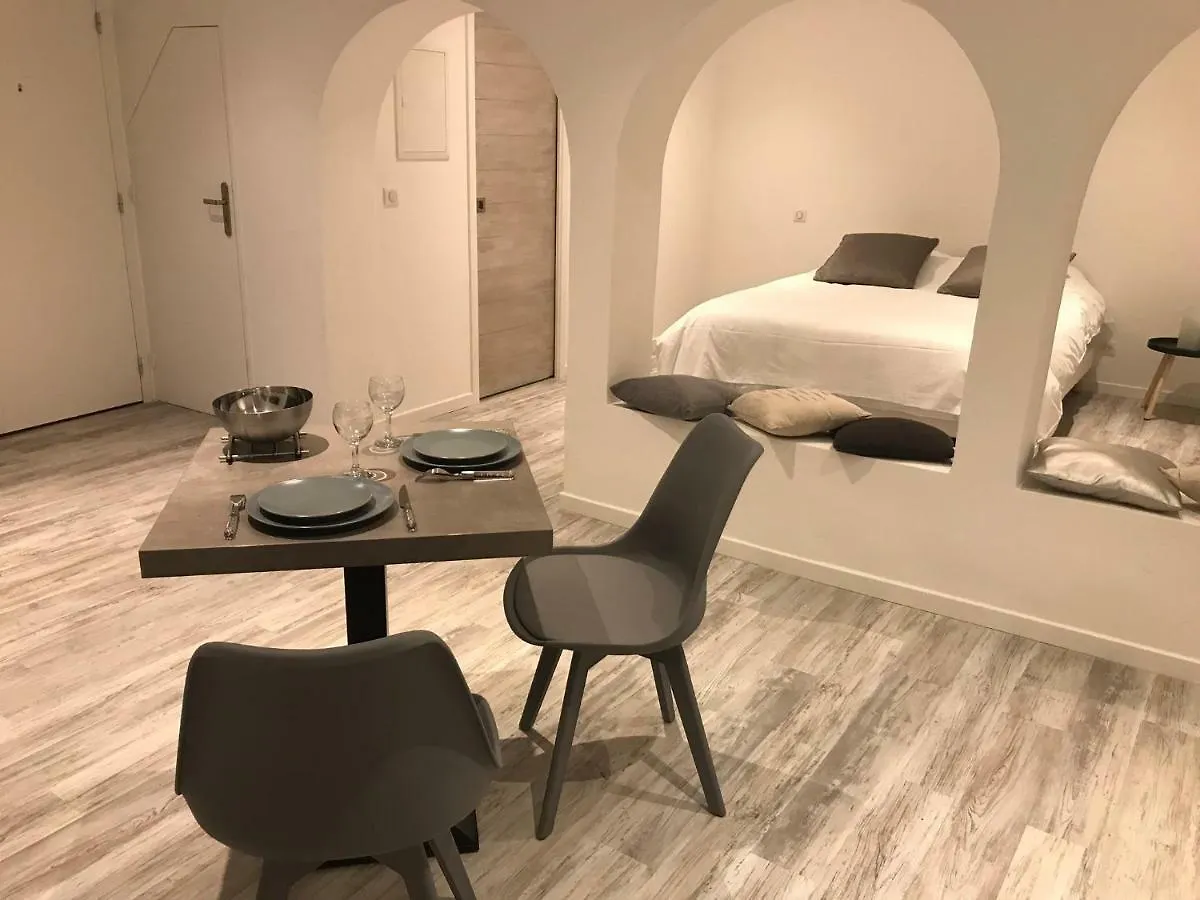 Villa St Ange Жемено Апартаменты