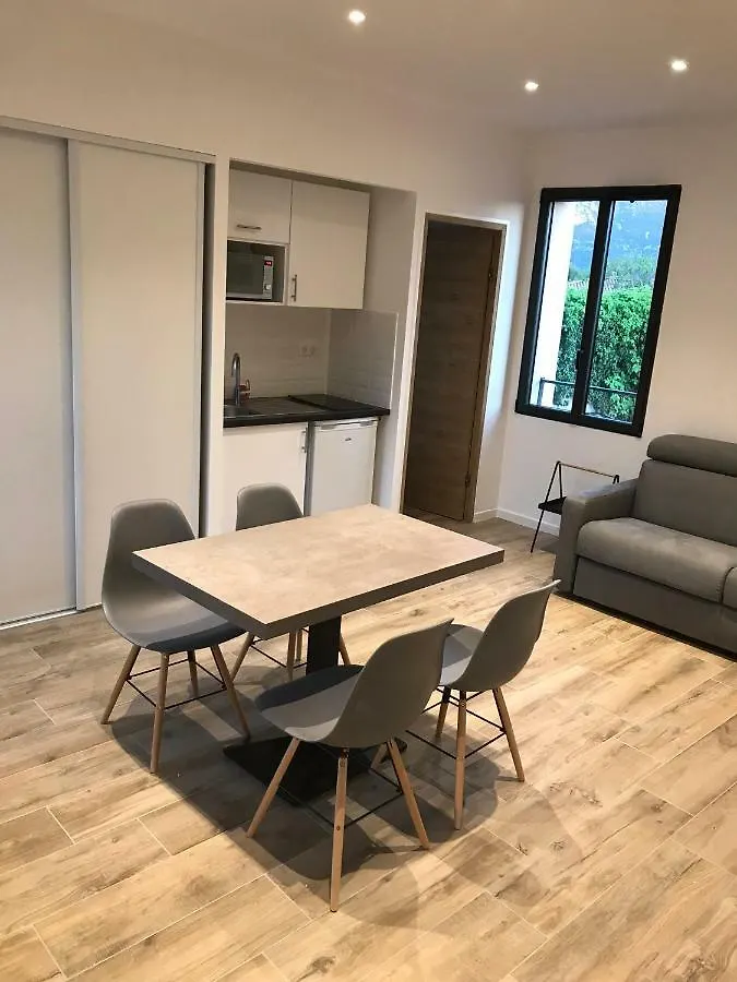 Villa St Ange Жемено