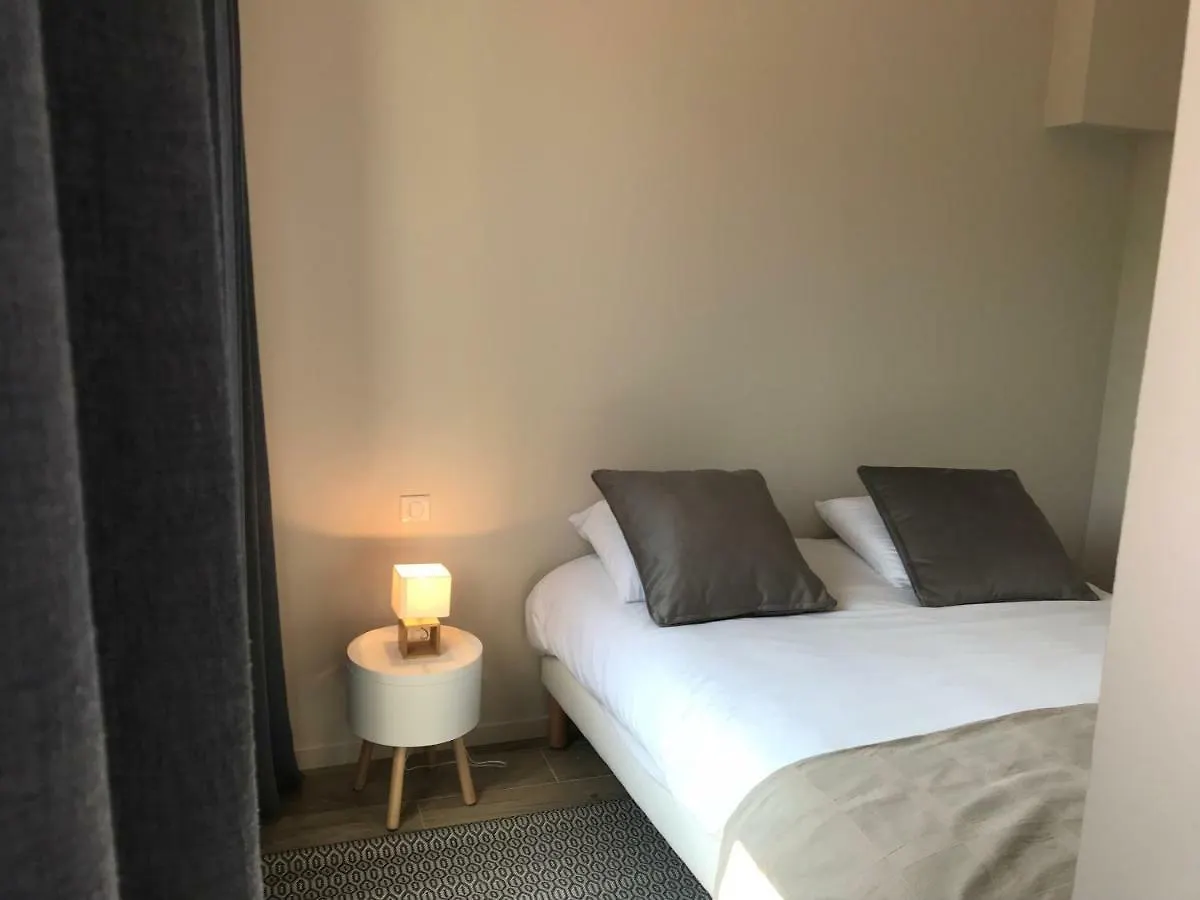 Villa St Ange Жемено