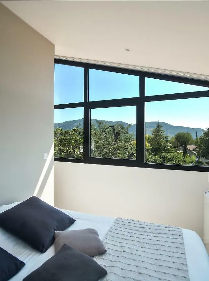 Villa St Ange Жемено