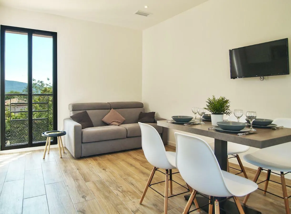 Villa St Ange Жемено